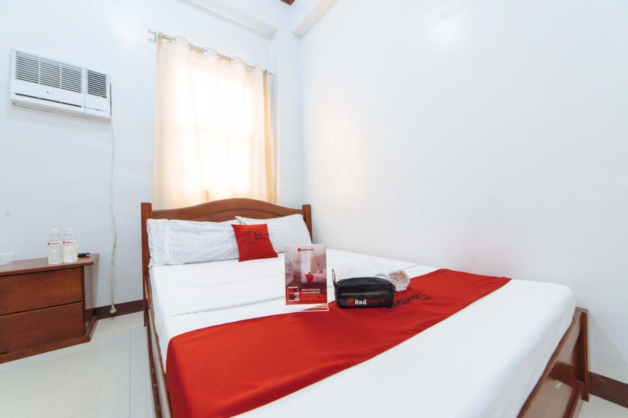 Hotel Reddoorz @ D Maagma Street Kalibo Esterno foto