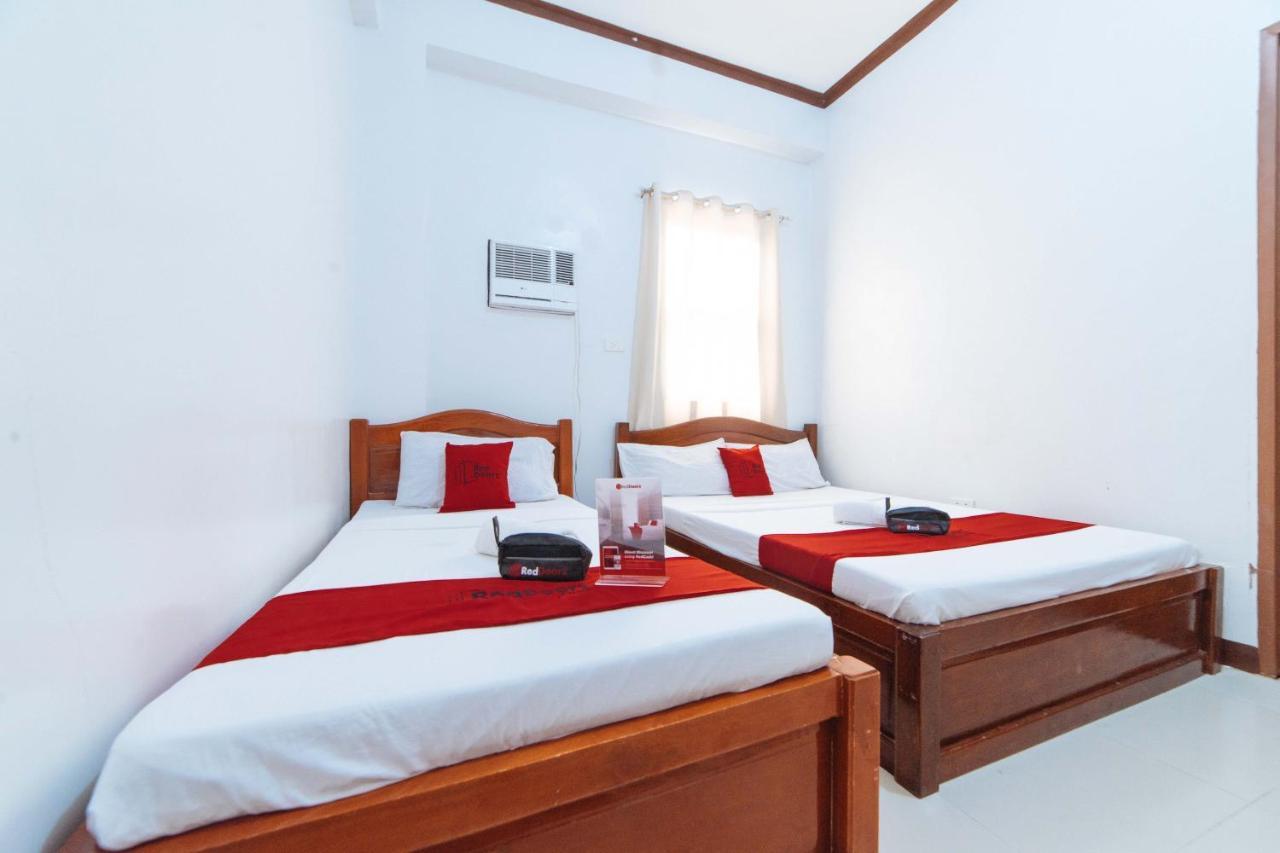 Hotel Reddoorz @ D Maagma Street Kalibo Esterno foto