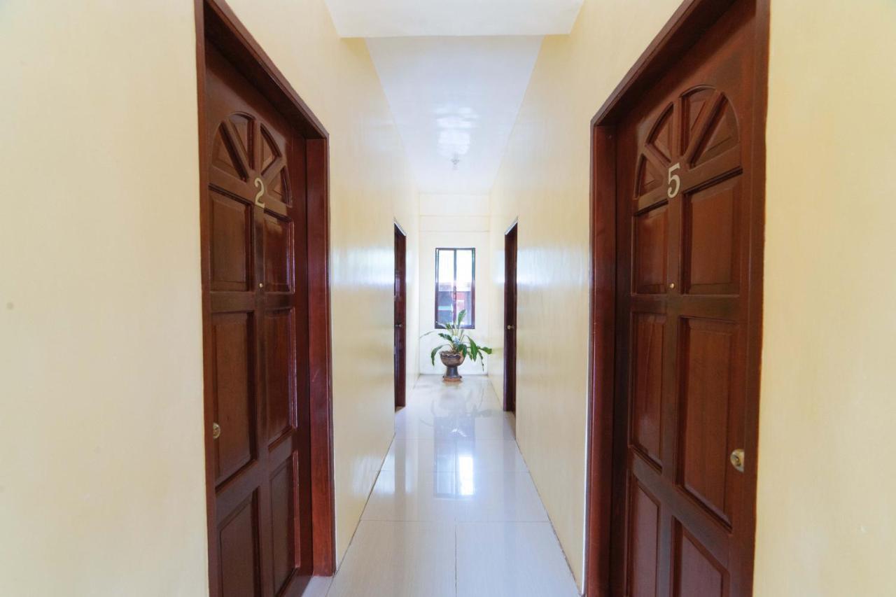 Hotel Reddoorz @ D Maagma Street Kalibo Esterno foto