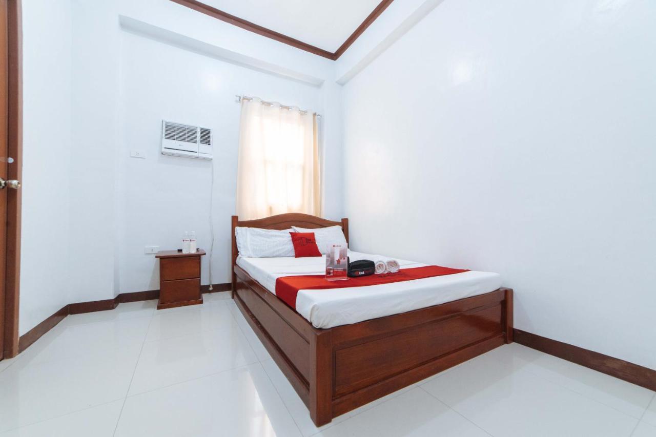 Hotel Reddoorz @ D Maagma Street Kalibo Esterno foto